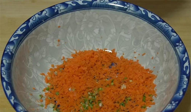 面粉别蒸馒头了，教你懒人做法，比包子馅饼简单，比油条吃着过瘾