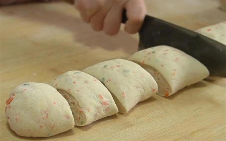 面粉别蒸馒头了，教你懒人做法，比包子馅饼简单，比油条吃着过瘾