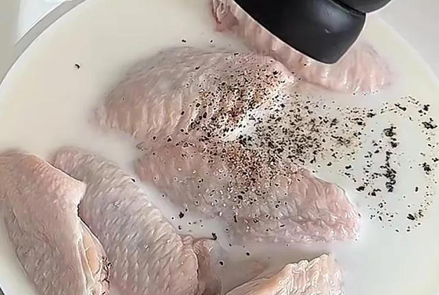 鸡翅这么做比炸鸡店的都好吃！大厨给的秘方，赶紧收藏！