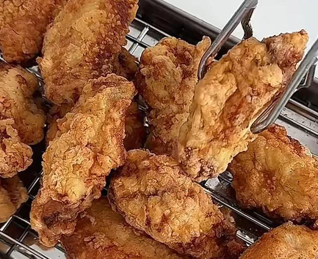 鸡翅这么做比炸鸡店的都好吃！大厨给的秘方，赶紧收藏！