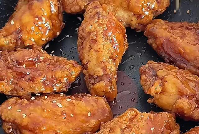 鸡翅这么做比炸鸡店的都好吃！大厨给的秘方，赶紧收藏！