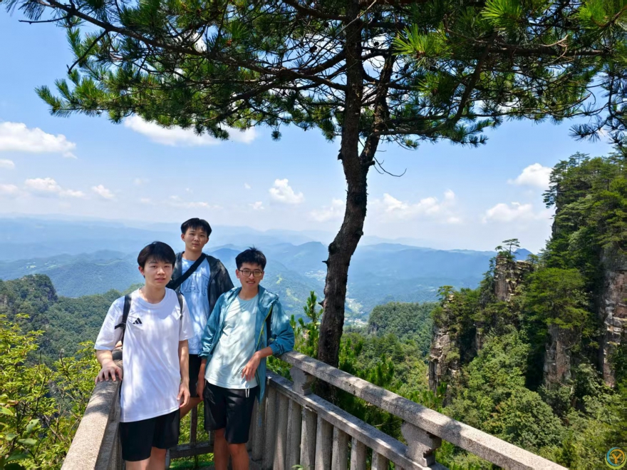 3暑假三当家玩疯了20250731张家界